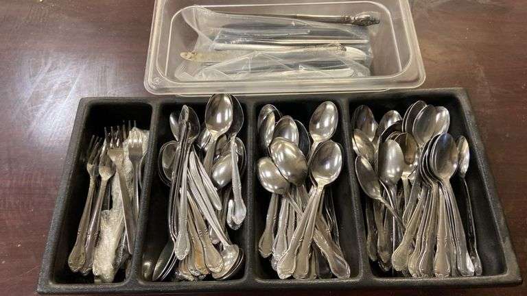 Large quantity of Silverware