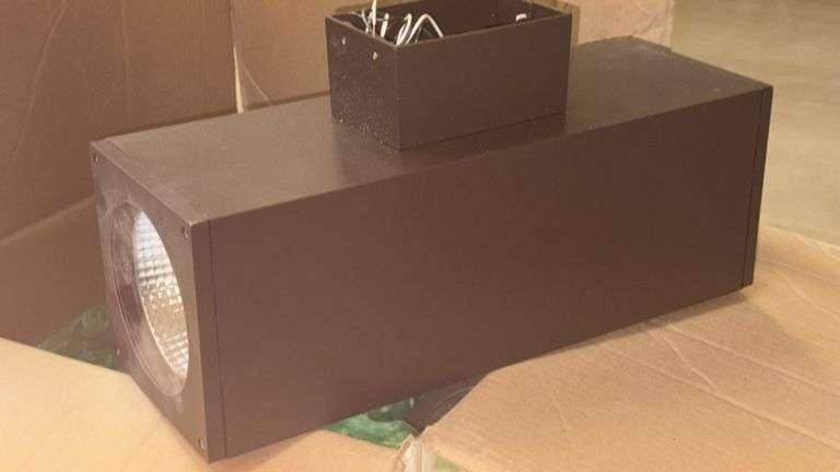 Box of 4 - FC Lighting Exterior Light Fixture, Model FCCSQ-618W-120V-4K, Type BB