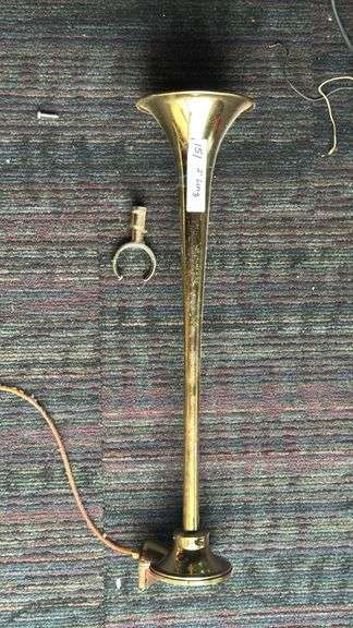 Long Horn, Includes Mounting Bracket