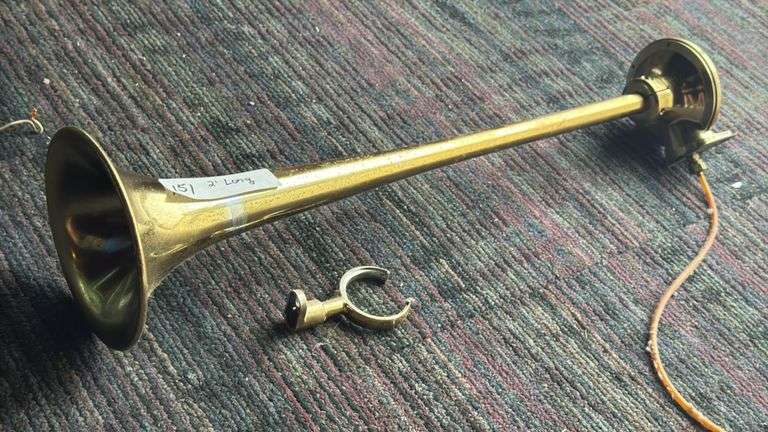 Long Horn, Includes Mounting Bracket