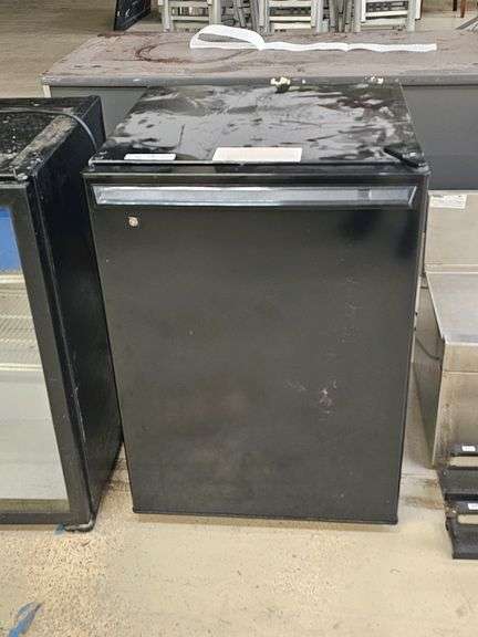 GE Mini Refrigerator GMR06A2ZABB, Black