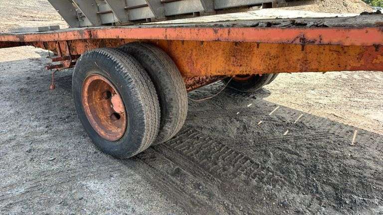 14' x 7'8" Trailer, Dual Axle. Does NOT include Sander