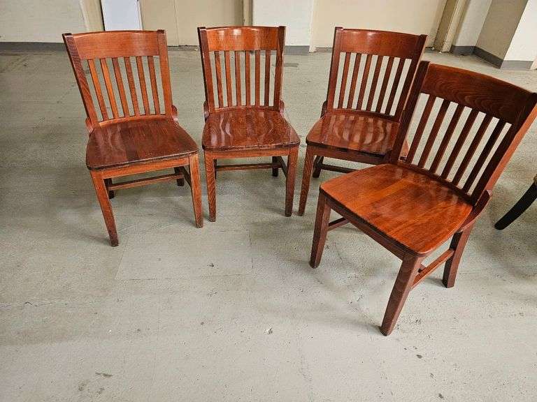 Set of 4 Wooden Dining Chairs, Slat Back, brown color