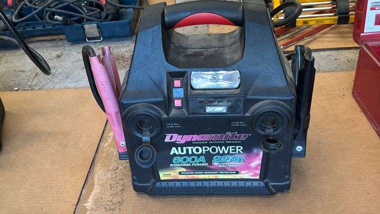 Dynamite AUTOpower 600A 22Ah Portable Jump Starter, 12V DC Output