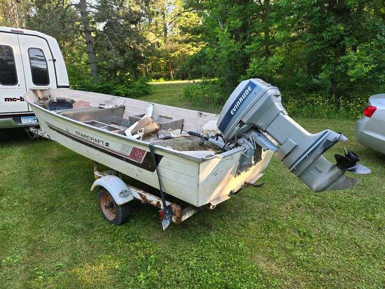 Starcraft Aluminum Fishing Boat, Evinrude 40 HP Outboard, Trailer, 1982