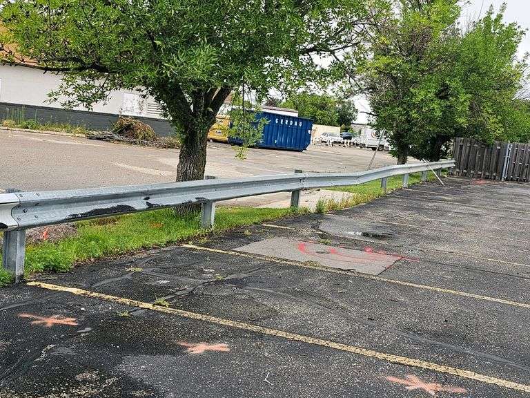 12 Guardrail Sections with 2 Ends