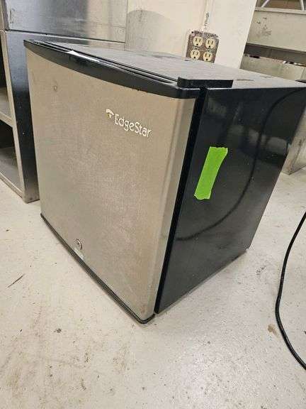 EdgeStar CRF150SS-1 Freestanding Freezer, Stainless Steel