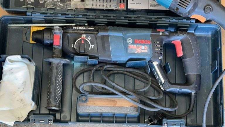 Makita 9227C Angle Polisher & Bosch 11255VSR Hammer Drill