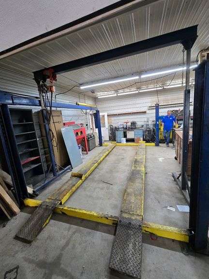 Ben Pearson Automotive Four-Post Lift, Steel, Chains & Ramps