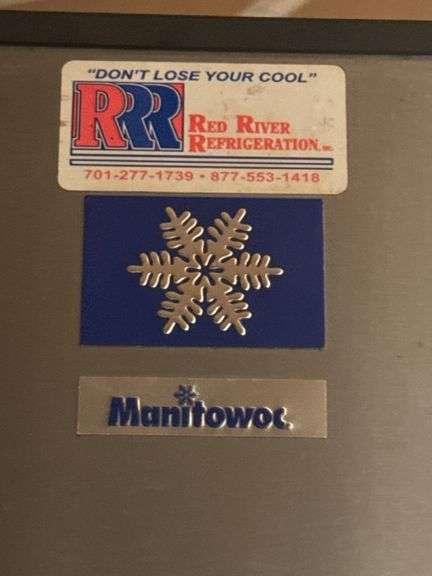 Manitowoc B970 Ice Maker and Storage Bin, 710 lbs Storage, 48"x33"x77.5"
