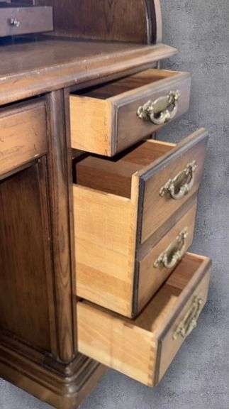 Classic Oak Rolltop Desk, 55x27x41 inches, 8 Drawers total