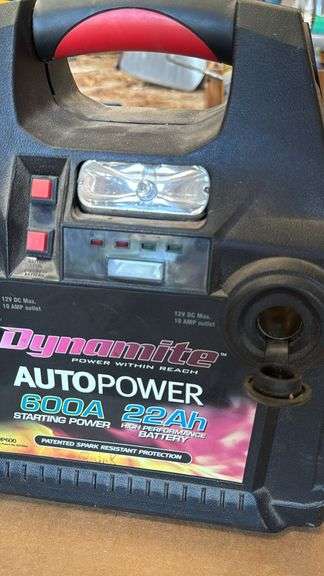 Dynamite AUTOpower 600A 22Ah Portable Jump Starter, 12V DC Output