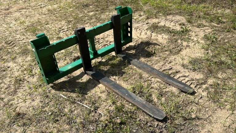 Titan Attachments Pallet Fork Attachment, Skid Steer Quick Attach, Green