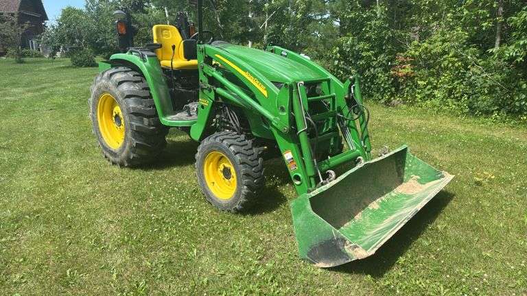 2009 John Deere 4320 Tractor with 400CX Loader, 48 HP, 780 Hours, ID LV4320H620373 - Serial: W0400CX
