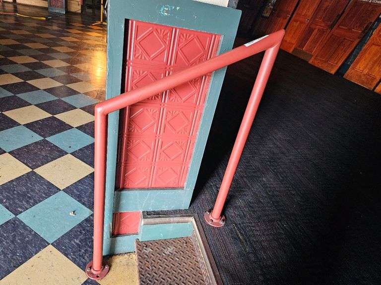 Metal Hand Rails 24" x 28" x 38"