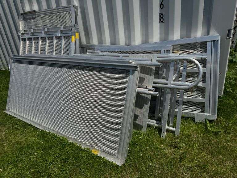 27' Aluminum Wheelchair Ramp, Modular, Mesh Design