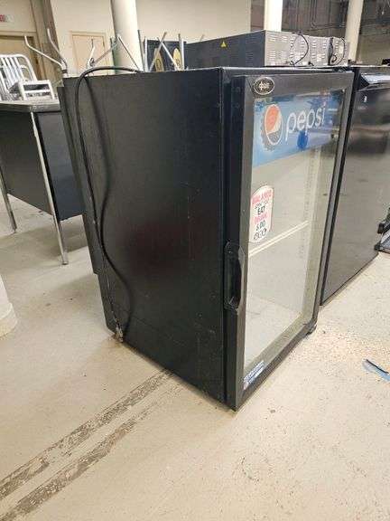 QBD DC6LP Commercial Beverage Cooler, 120V, Glass Door, Black