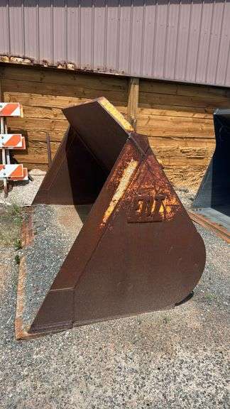 2001 EBI Loader Bucket for Cat