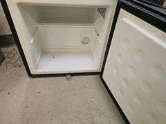 EdgeStar CRF150SS-1 Freestanding Freezer, Stainless Steel