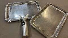 Whipped Cream Dispenser with Decorative Metal Serving Trays