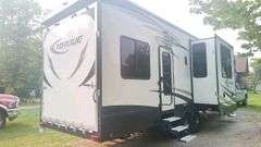 2017 Heartland Torque Fifth Wheel Trailer, 3 Slide-Outs, 17,000 GVWR, VIN: 55FCG392XJE355578