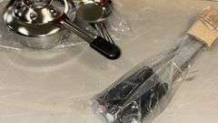 Swissmar Sierra Cast Iron Fondue Set, Red, 1.6 qt Capacity