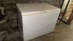 GE Chest Freezer, 15 cu ft, 43x27.5x35 in, White, Manual Defrost