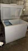GE Chest Freezer, 15 cu ft, 43x27.5x35 in, White, Manual Defrost