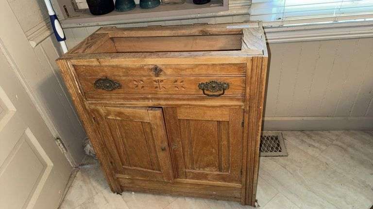 Traditional Rustic Wooden Dry Sink Cabinet, 28x14x30, 1 Drawer, 2 Doors