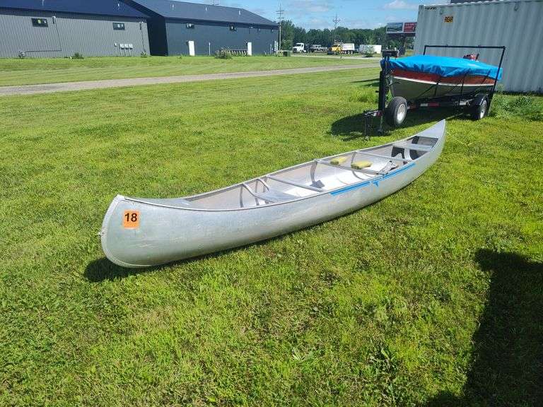 1977 Grumman 17' Aluminum Canoe