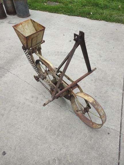 3 Point Planter with fertilizer hopper