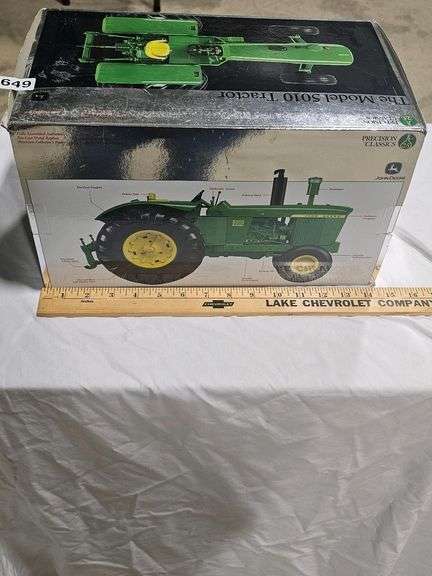 John Deere 5010 Diecast Model Tractor 1:16 by Precision Classics