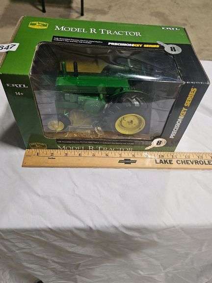 John Deere Model R Die-Cast Tractor 1/16 ERTL Precision Key Series