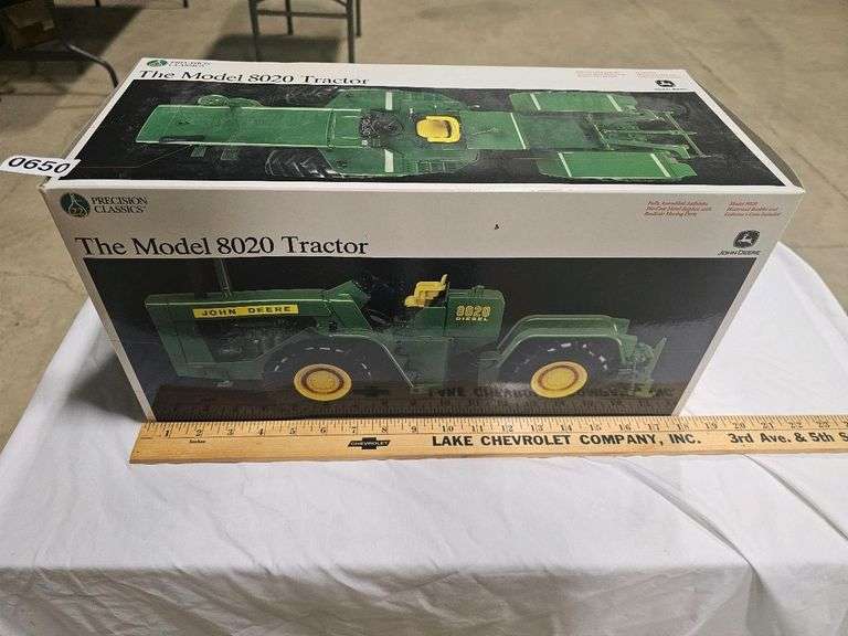 John Deere 8020 Model Tractor by Precision Classics, 1:16 Scale, Original Box