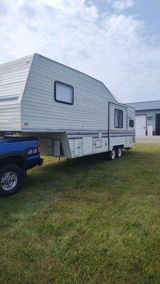 1991 Prowler 28 5T Fifth Wheel Camper