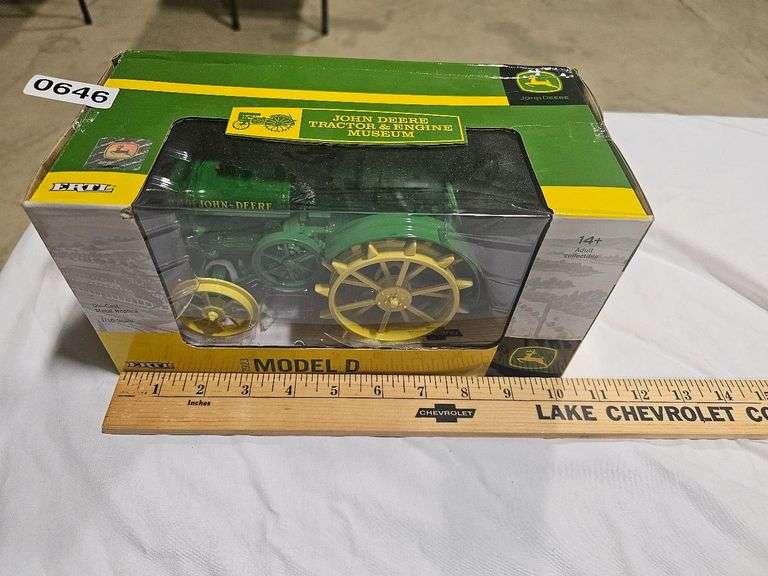 John Deere Model D Tractor Die-Cast Model by ERTL, Green and Yellow