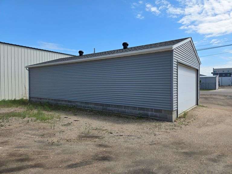 North Moorhead Mn Garage to be Moved - McLaughlin Auctioneers, LLC- mc ...