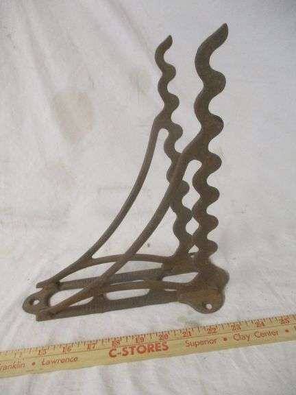 VINTAGE HARNESS HOOK