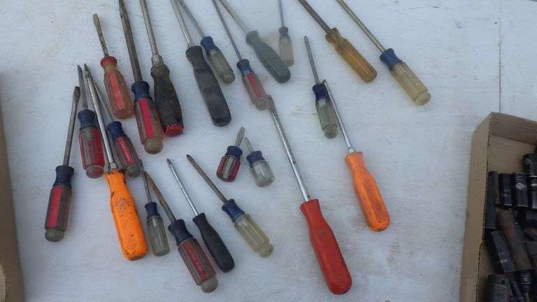 SCREWDRIVERS