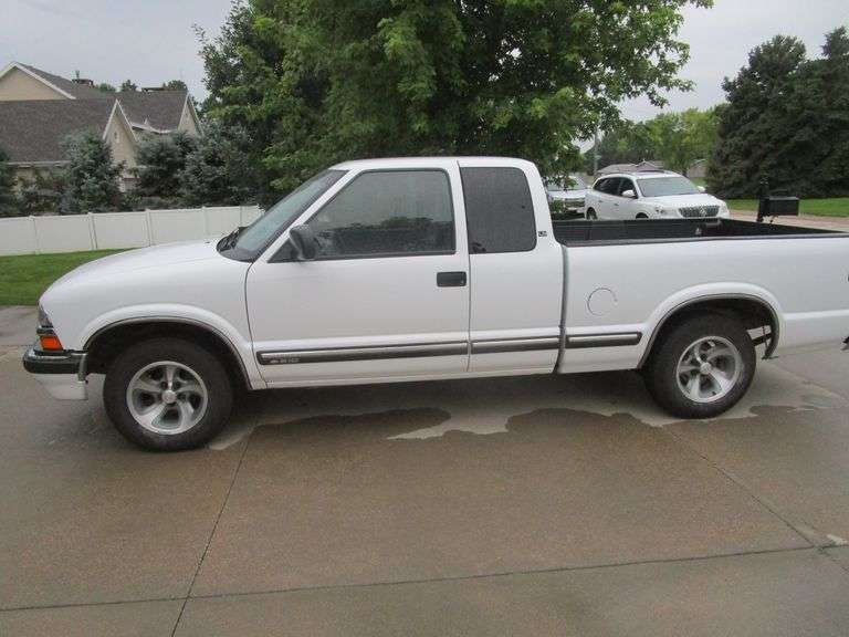 NANCY FISH ONLINE MOVING AUCTION