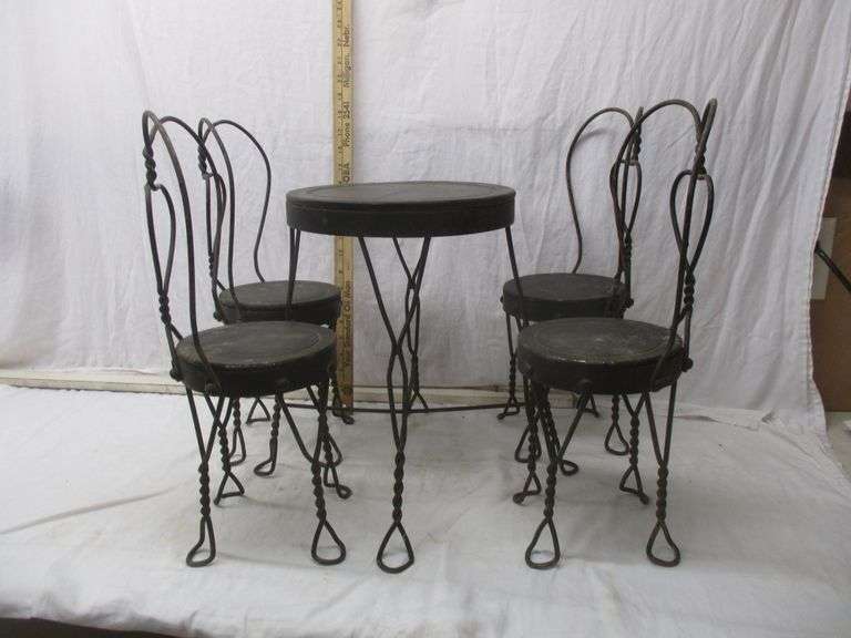 PATIO SET