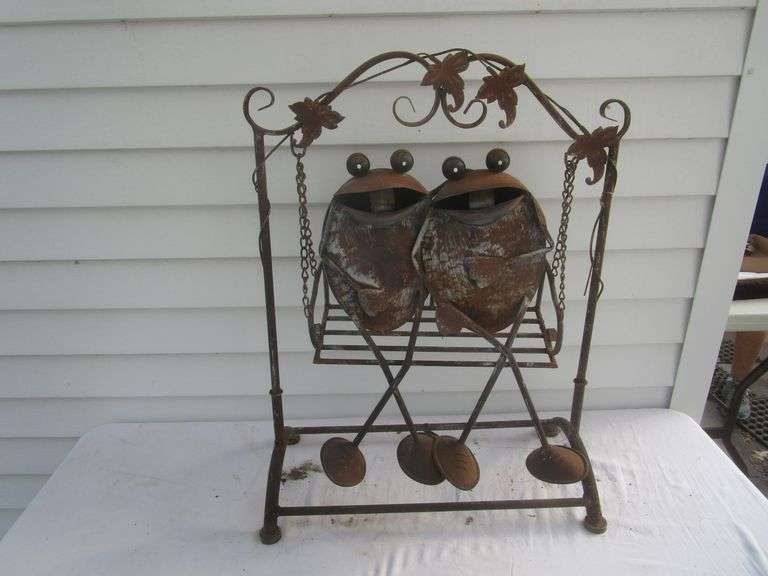 YARD ART