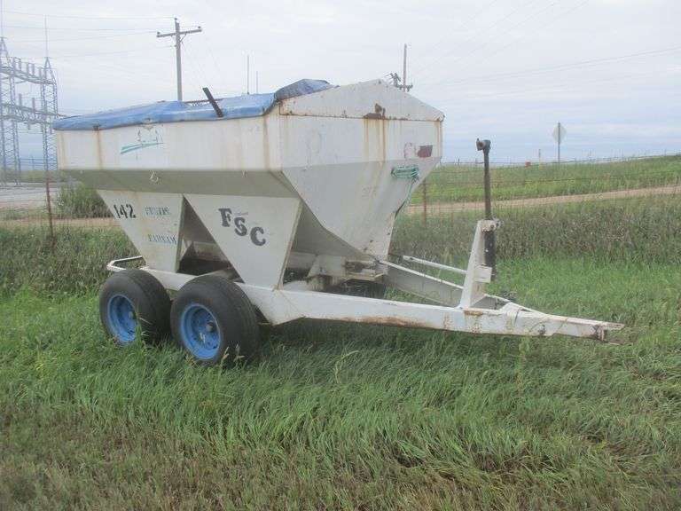 FERTILIZER SPREADER