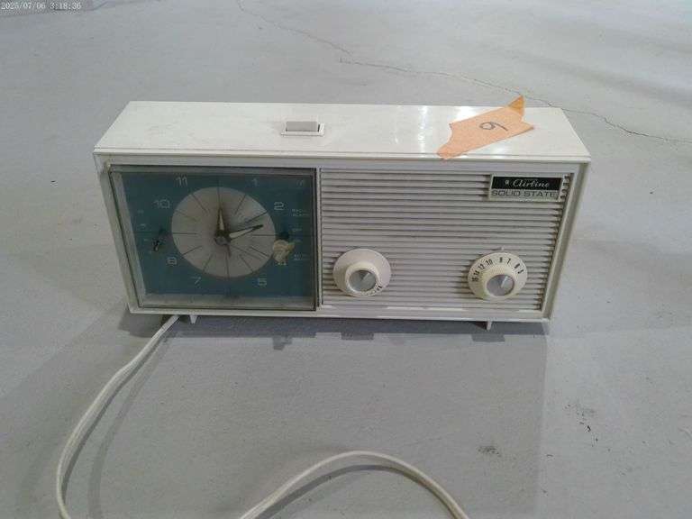Wards Airline Solid State clock. Clock works. Located in basement.