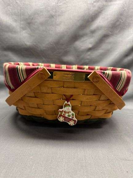 Longaberger 2004 Christmas Collection Get-Together Basket with liner, protector, and tie-on, product