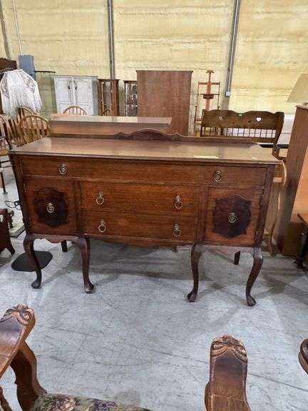 159 - 12 vintage Queen Anne sideboard with 3 dovetail drawers and 2 storage compartments