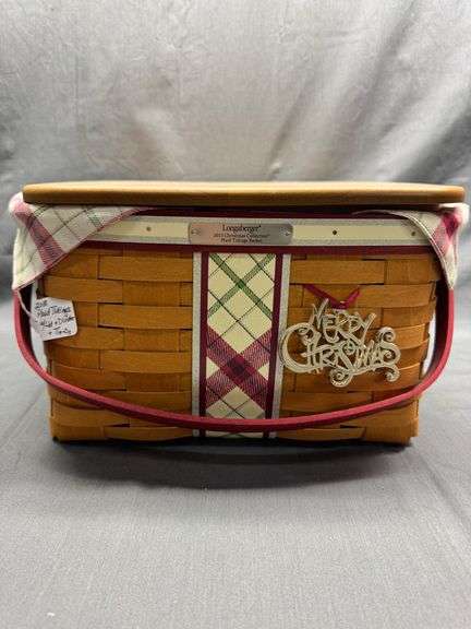 Longaberger 2013 Christmas Collection Plaid Tidings Basket with lid, divider, and tie-ons