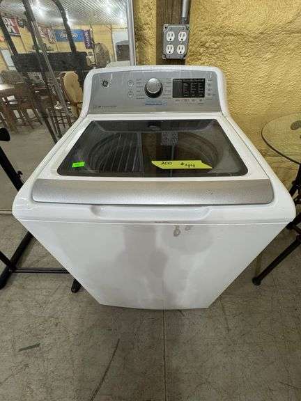 200 - 44 GE electric washer no agitator style. Very clean