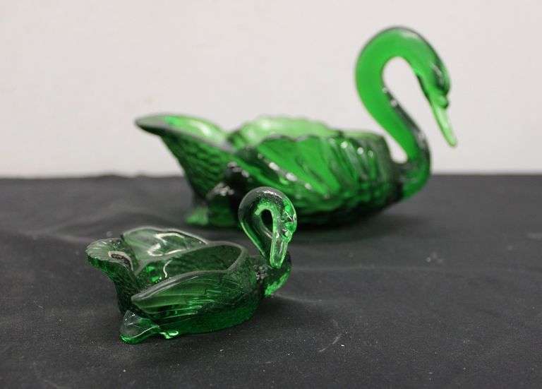 Vintage Cambridge Glass Swans