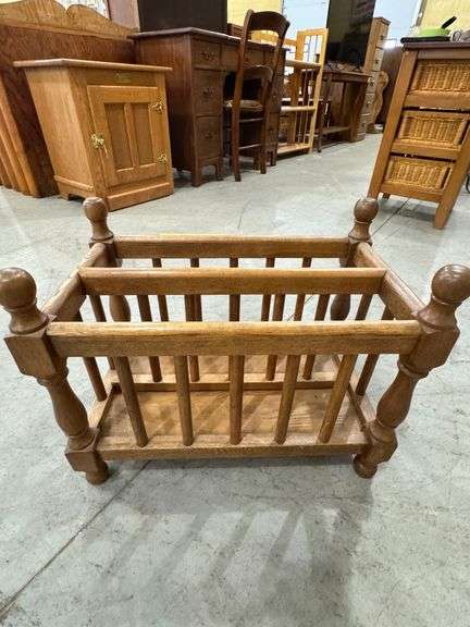 200 - 25 vintage turned wood spindle magazine holder